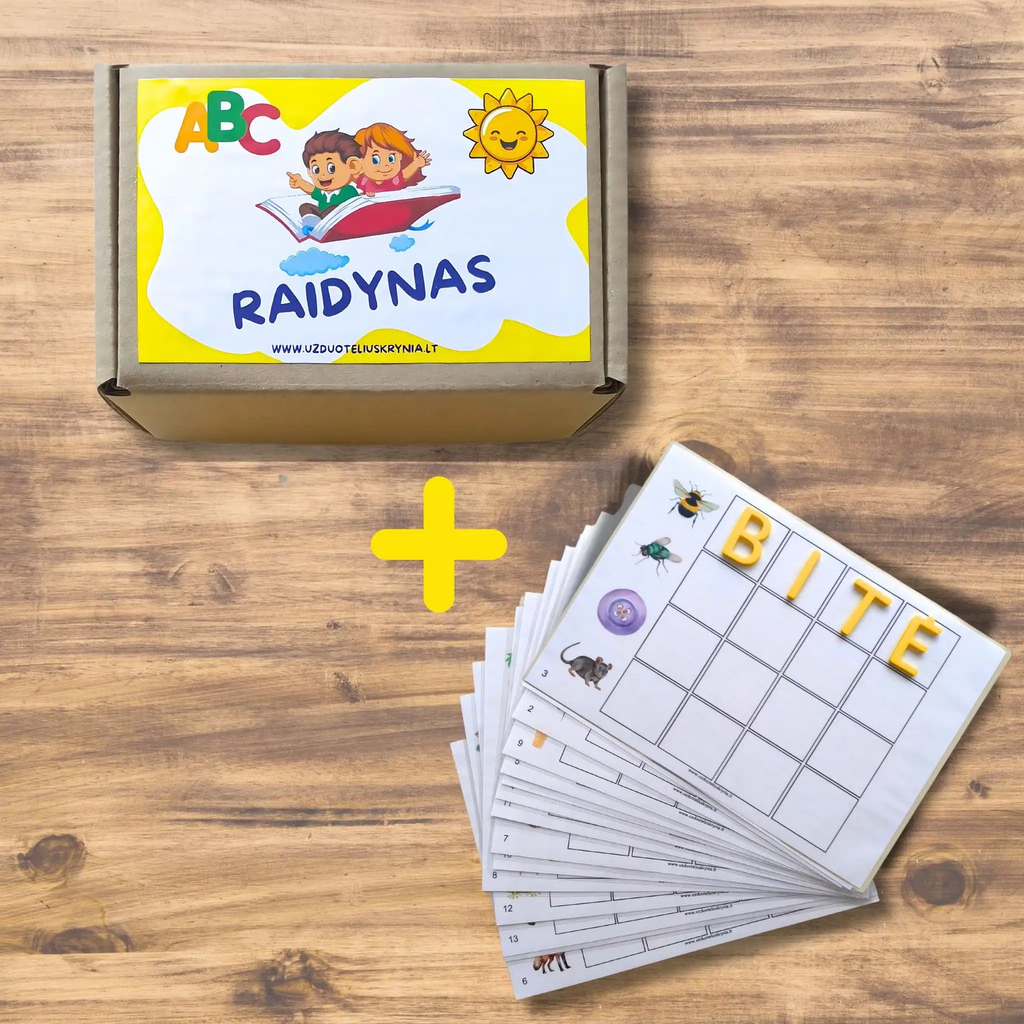 Lietuviškas raidynas ir žodžių rašymo kortelės.