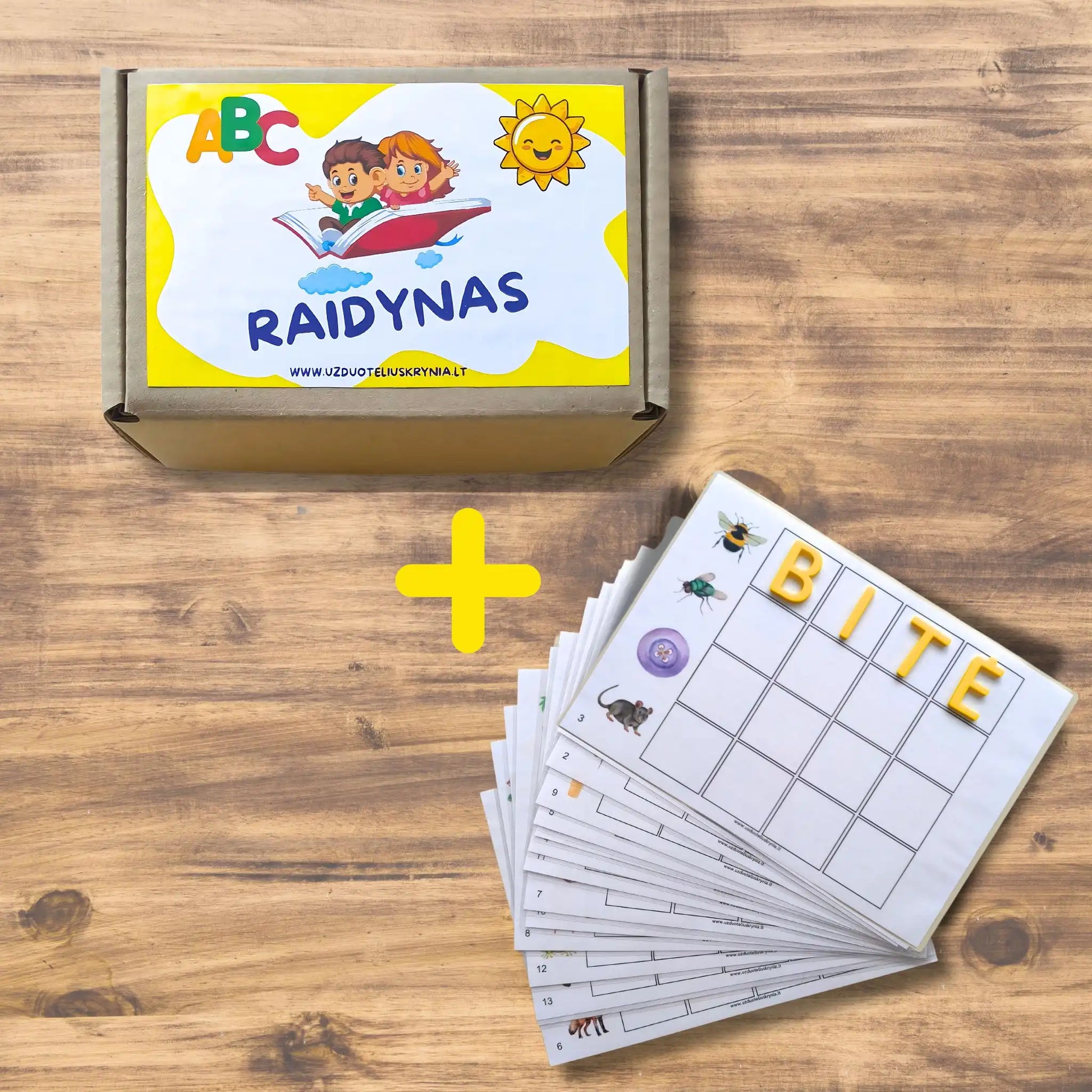 Lietuviškas raidynas ir žodžių rašymo kortelės.